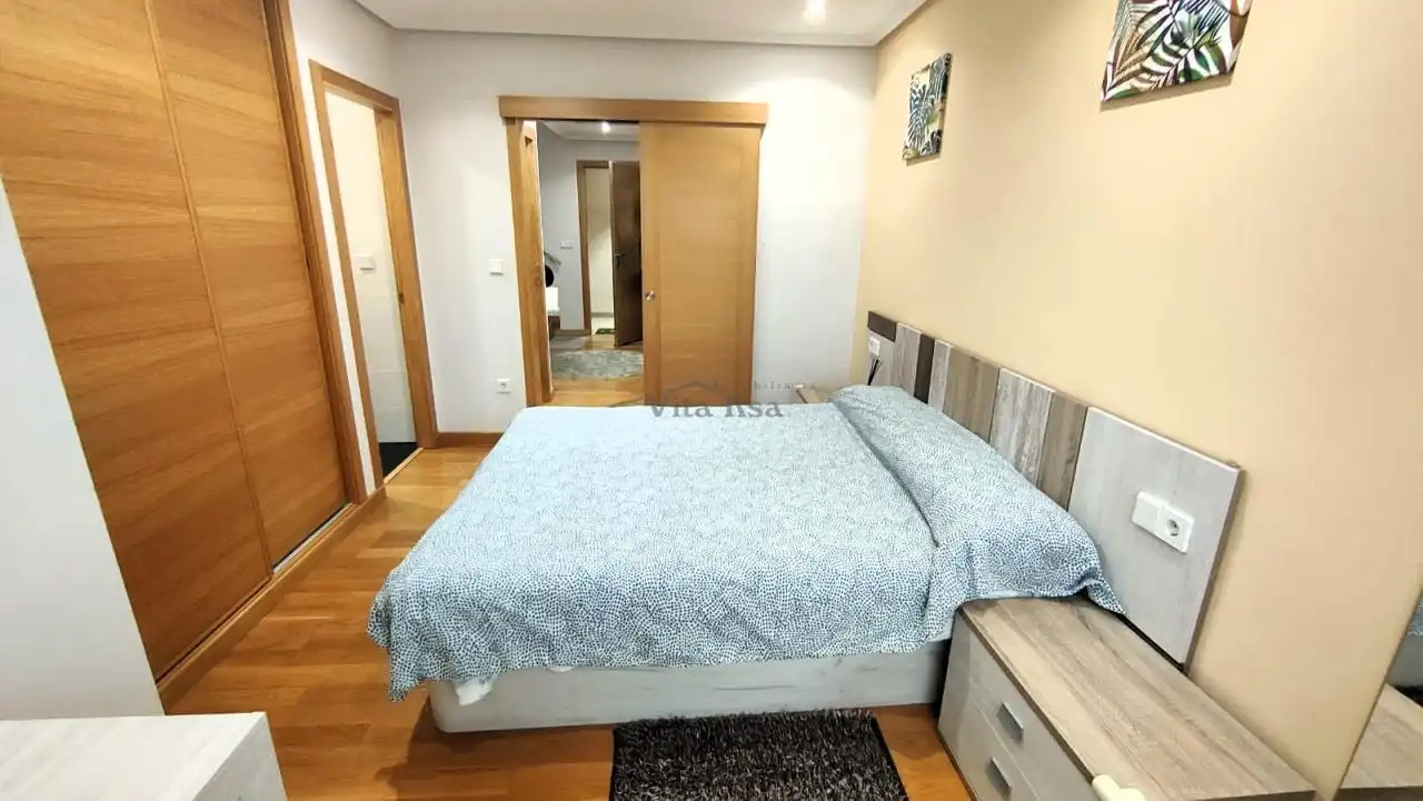 Dormitori de Dúplex en venda en Ourense Capital  amb Aire condicionat, Calefacció i Terrassa