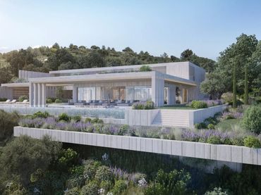 Detached house with pool for sale in Sotogrande Alto