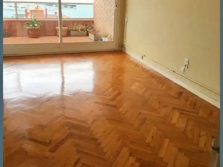 Dormitori de Pis de lloguer en Vigo  amb Parquet