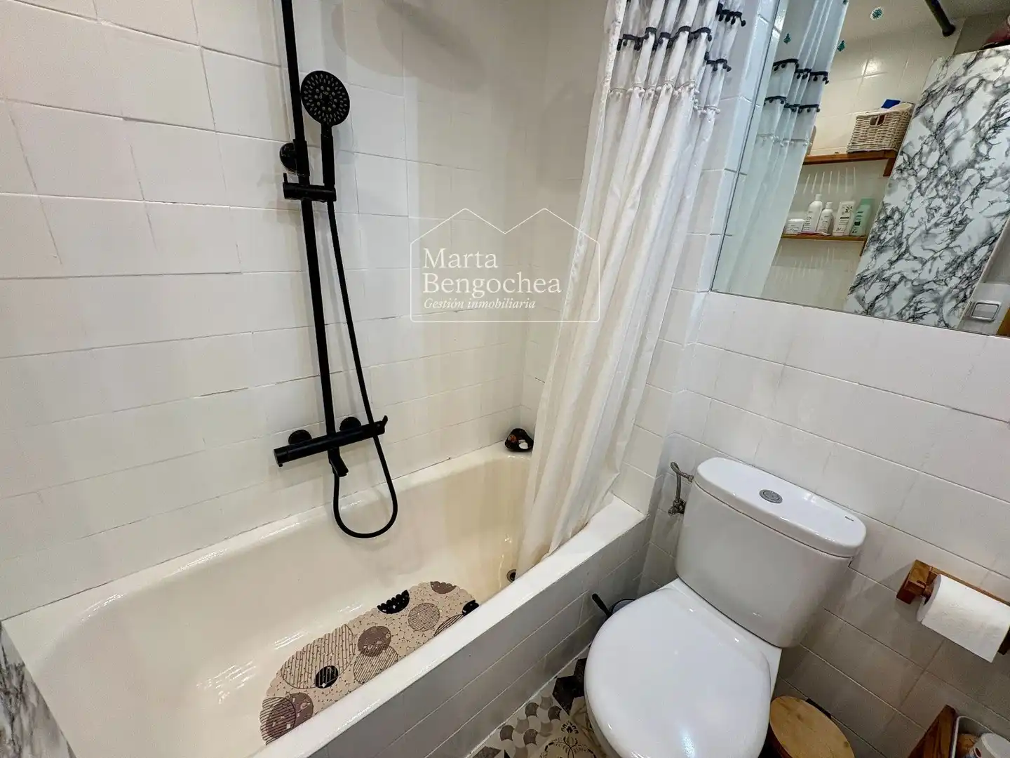 Baño de Piso en venta en Vitoria - Gasteiz con Calefacción y Terraza