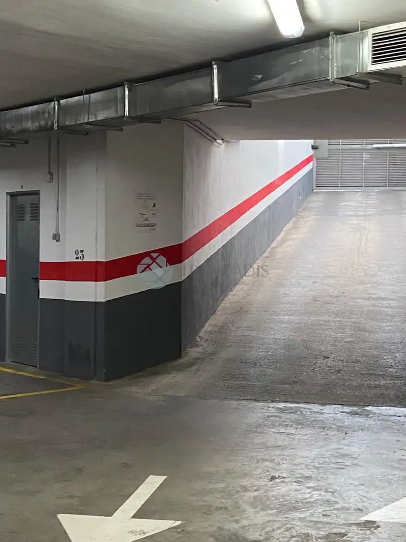 Parkplatz von Garage zum Verkauf in Valencia