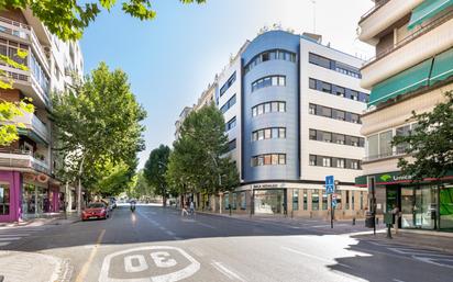 Vista exterior de Àtic en venda en  Granada Capital amb Calefacció, Terrassa i Piscina