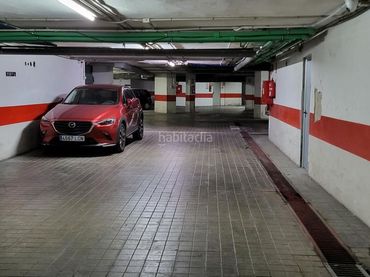 Single parking space to rent in Paseo Chil 311