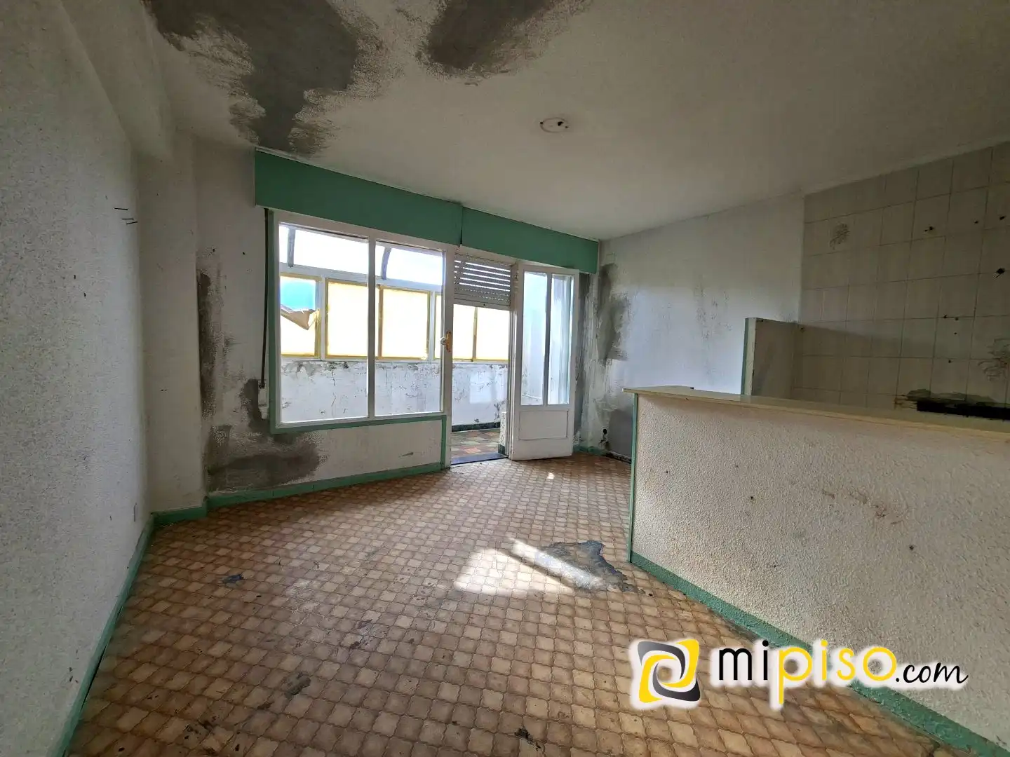 Cocina de Piso en venta en Santoña con Piscina y Balcón