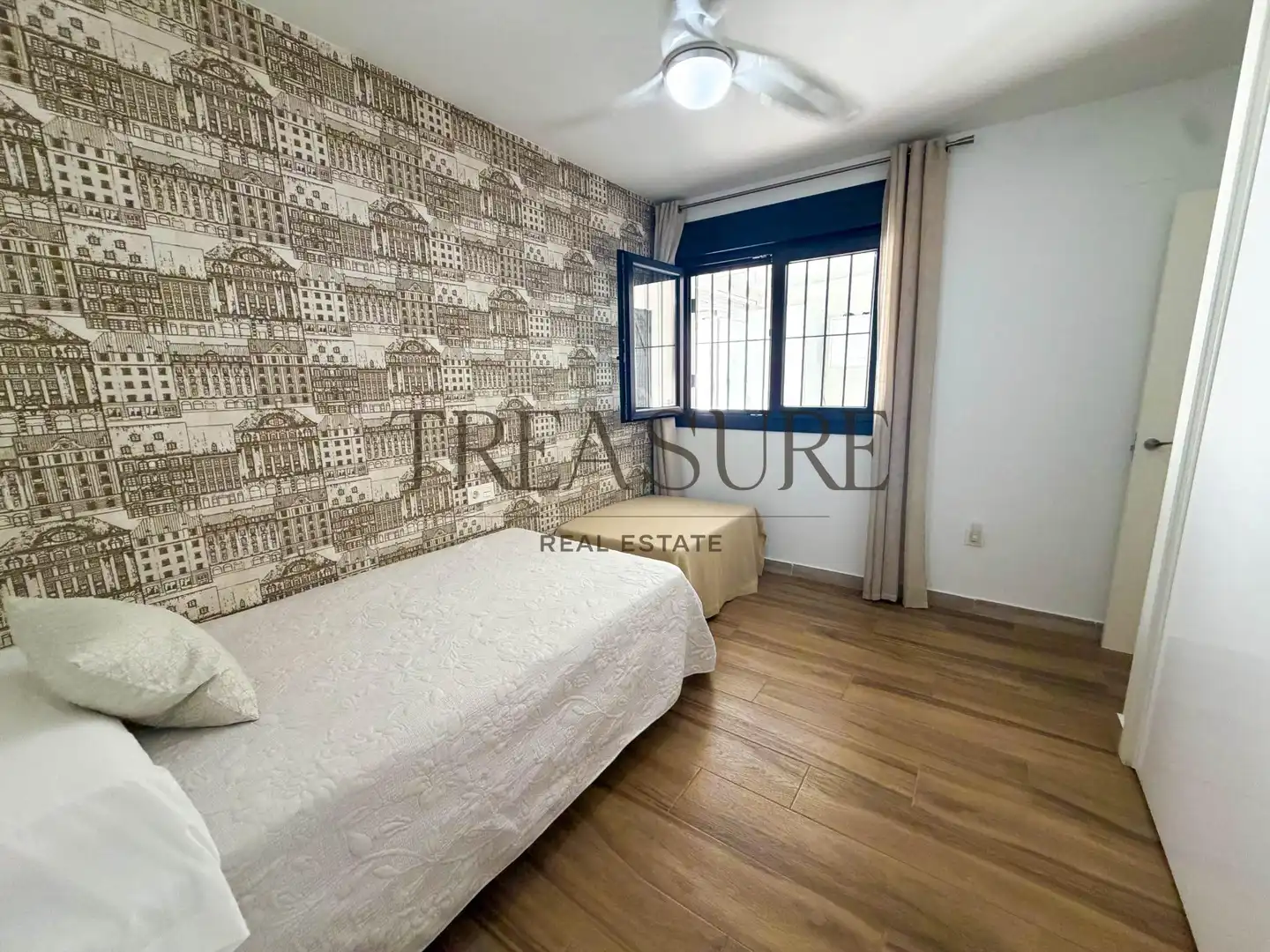 Habitación de Casa o chalet en venta en Pilar de la Horadada con Calefacción, Jardín privado y Terraza