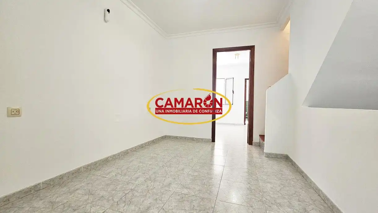 Detached homes for sale in Coria del Río