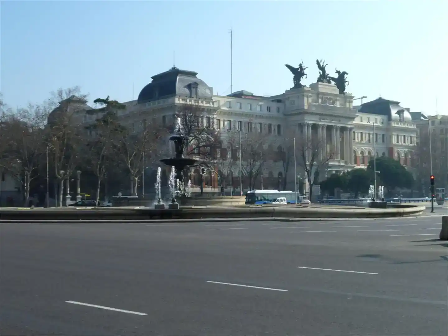 Außenansicht von Maisonette zum Verkauf in  Madrid Capital
