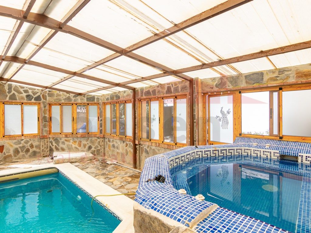 Swimming pool of Country house for sale in Sayalonga  with Swimming Pool