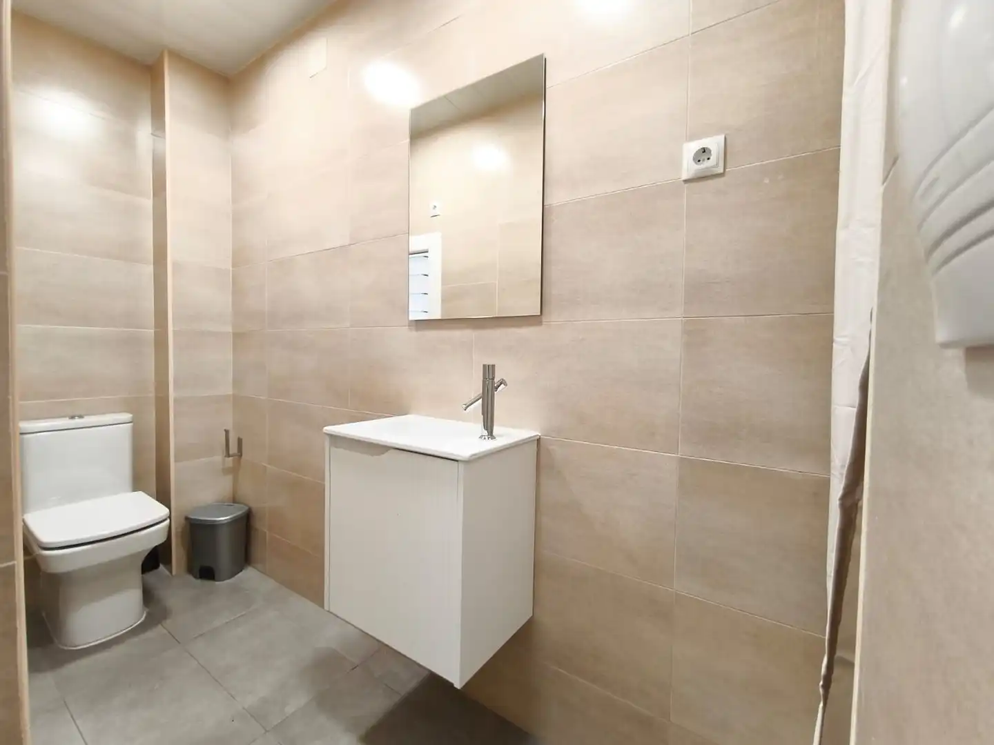 Baño de Piso en venta en Barcelona con Parquet, Terraza y Trastero