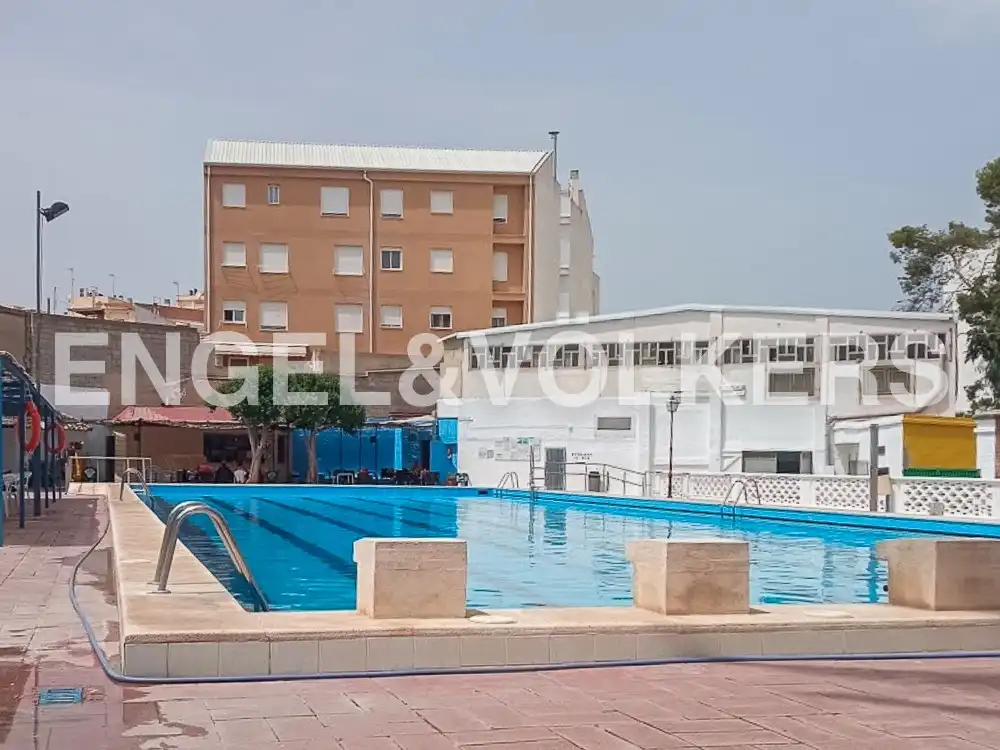 Piscina de Garaje en venta en Llíria