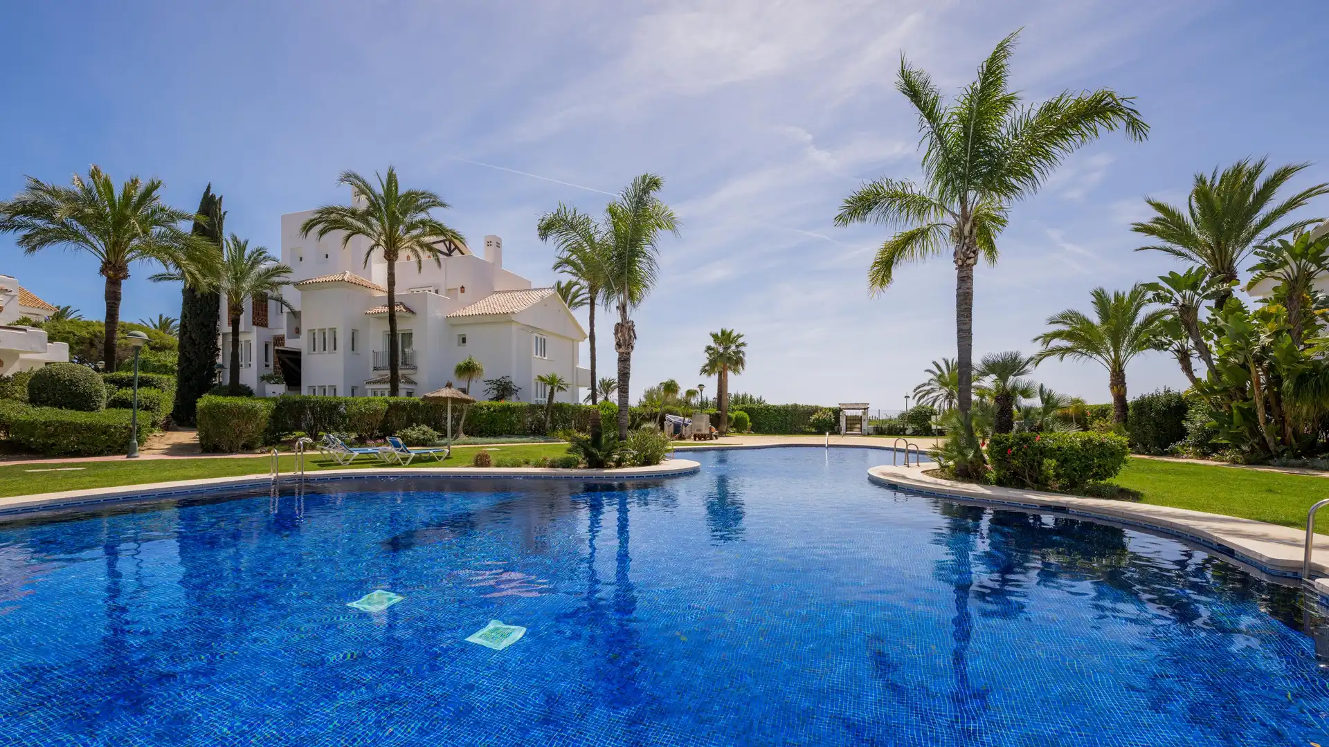 Swimming pool of Apartments for sale in Marbella  with Air Conditioner, Heating and Alarm