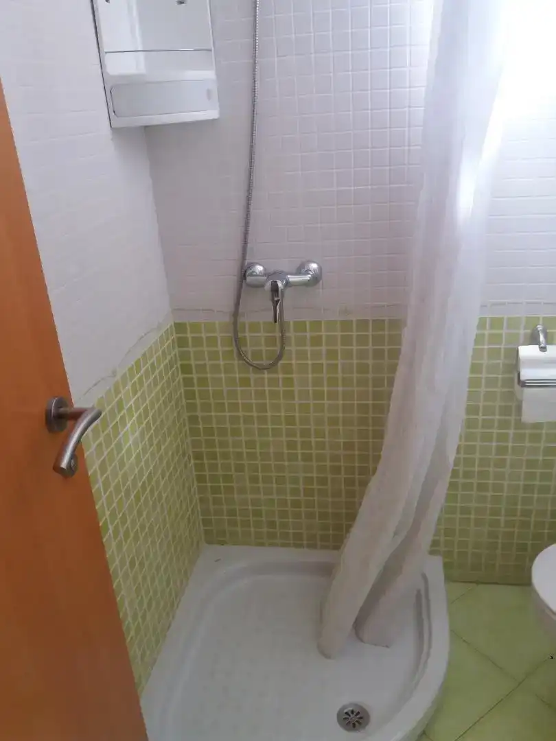 Badezimmer von Wohnungen zur Miete in Oliva mit Klimaanlage und Balkon