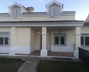 Vista exterior de Casa o xalet de lloguer en Badajoz Capital amb Aire condicionat, Terrassa i Piscina