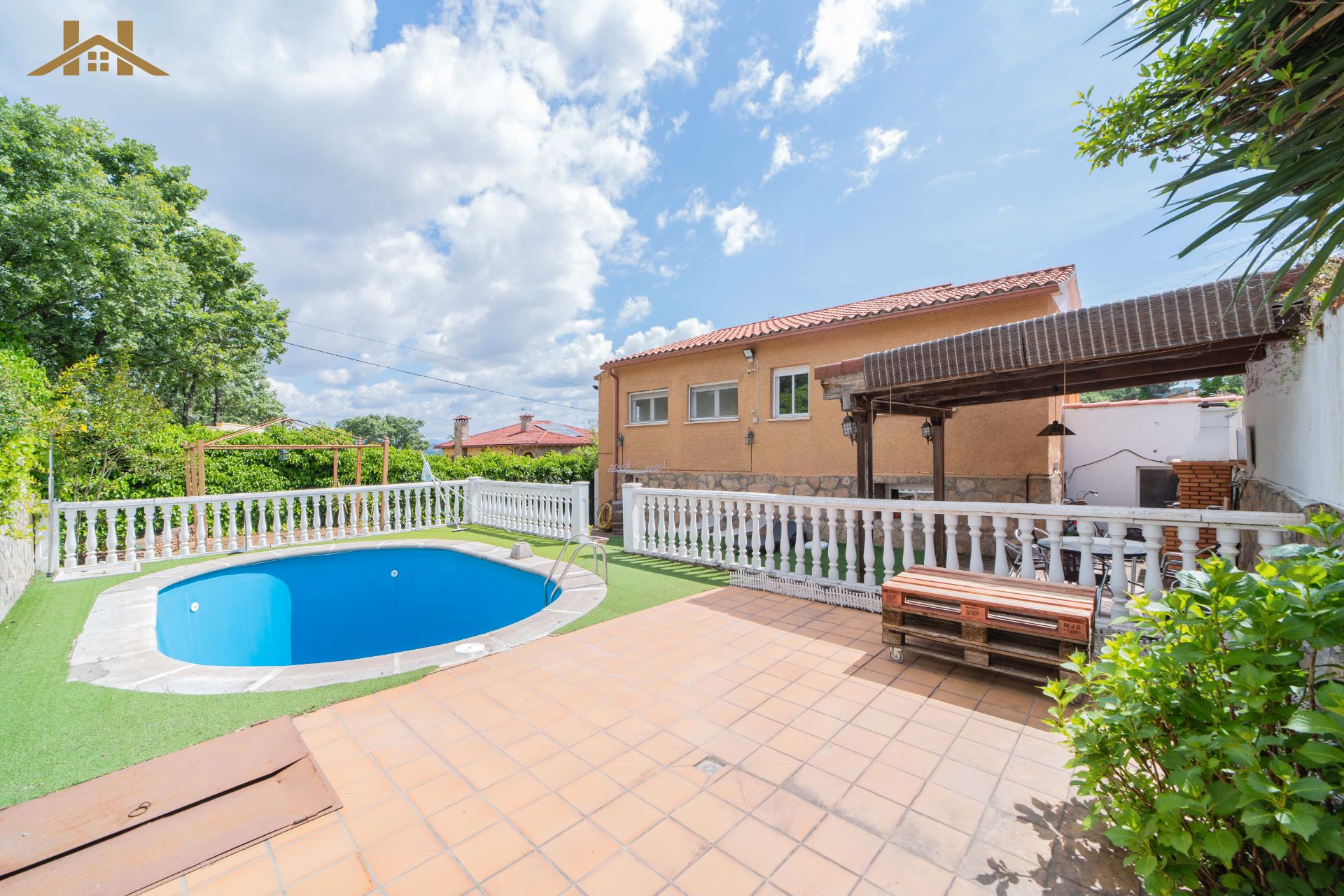 Jardí de Casa o xalet en venda en Navahondilla amb Calefacció, Jardí privat i Terrassa