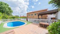 Jardí de Casa o xalet en venda en Navahondilla amb Calefacció, Jardí privat i Terrassa