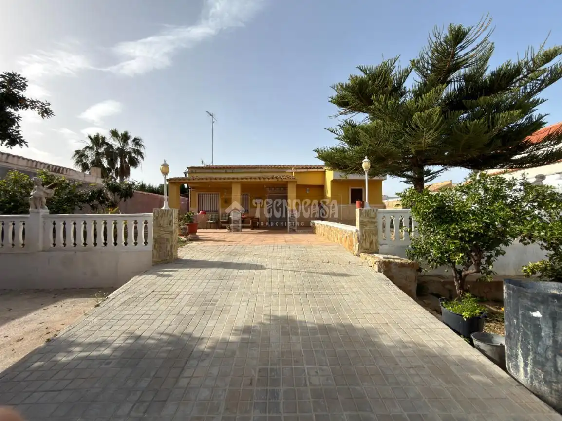 Vista exterior de Finca rústica en venta en Llíria con Terraza y Alarma