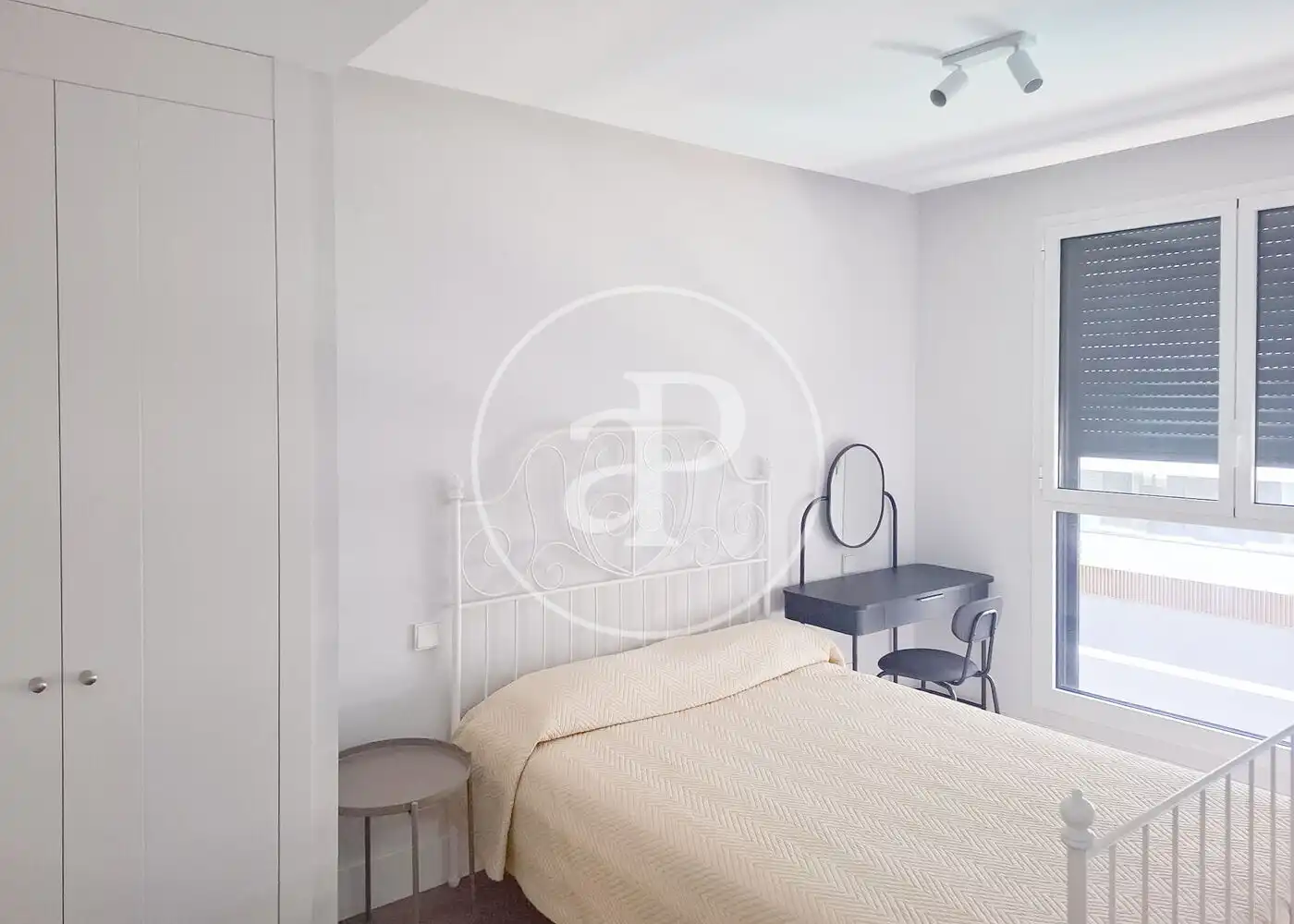 Habitación de Piso de alquiler en Madrid con Aire acondicionado, Calefacción y Jardín privado