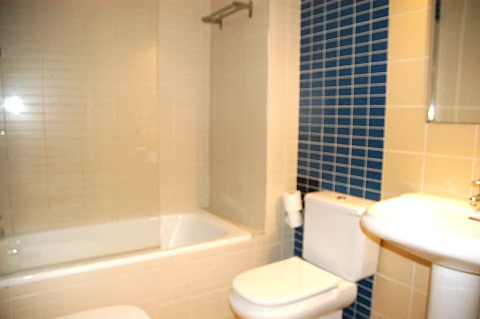 Baño de Piso de alquiler en Murcia con Aire acondicionado, Calefacción y Parquet