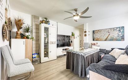 Living room of Flat for sale in Cúllar Vega  with Balcony and Community pool