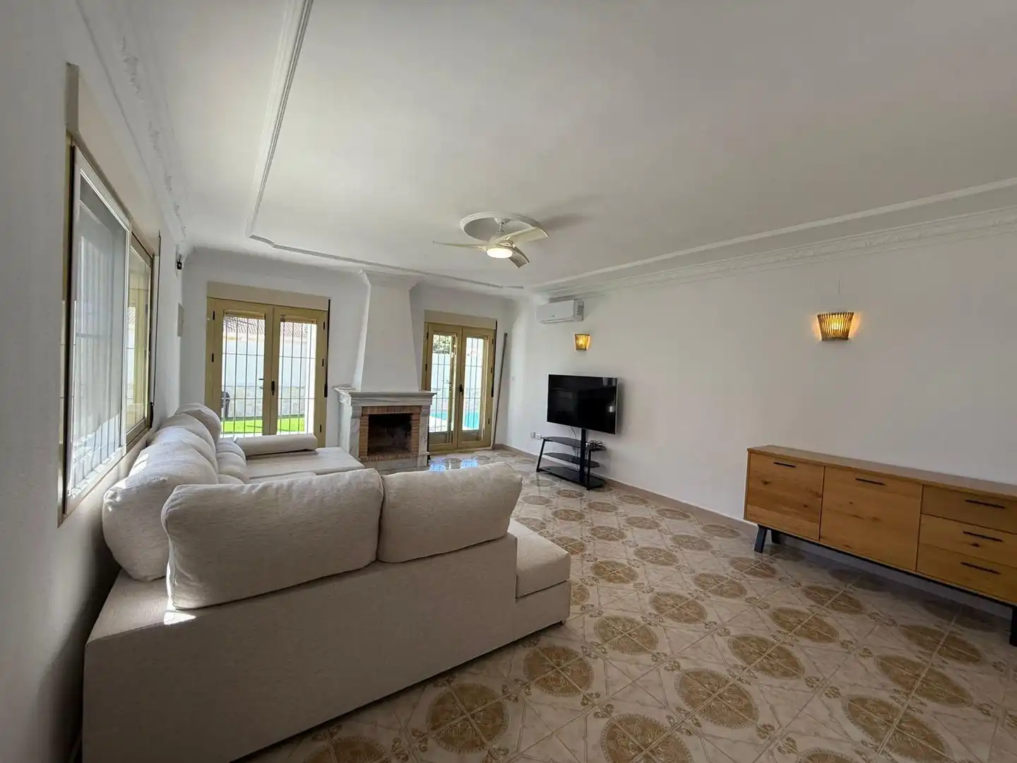 Sala de estar de Casa o chalet de alquiler en Orihuela con Aire acondicionado, Calefacción y Jardín privado