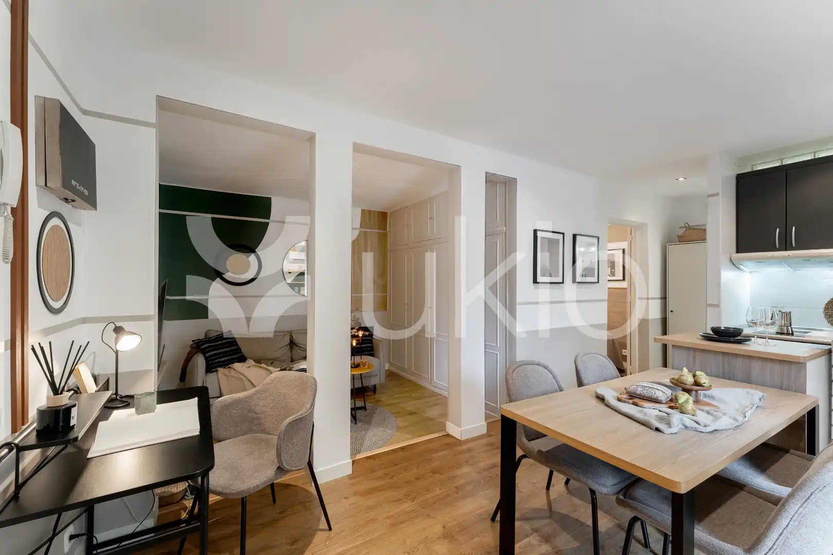 Menjador de Apartament de lloguer en Madrid amb Aire condicionat, Calefacció i Moblat