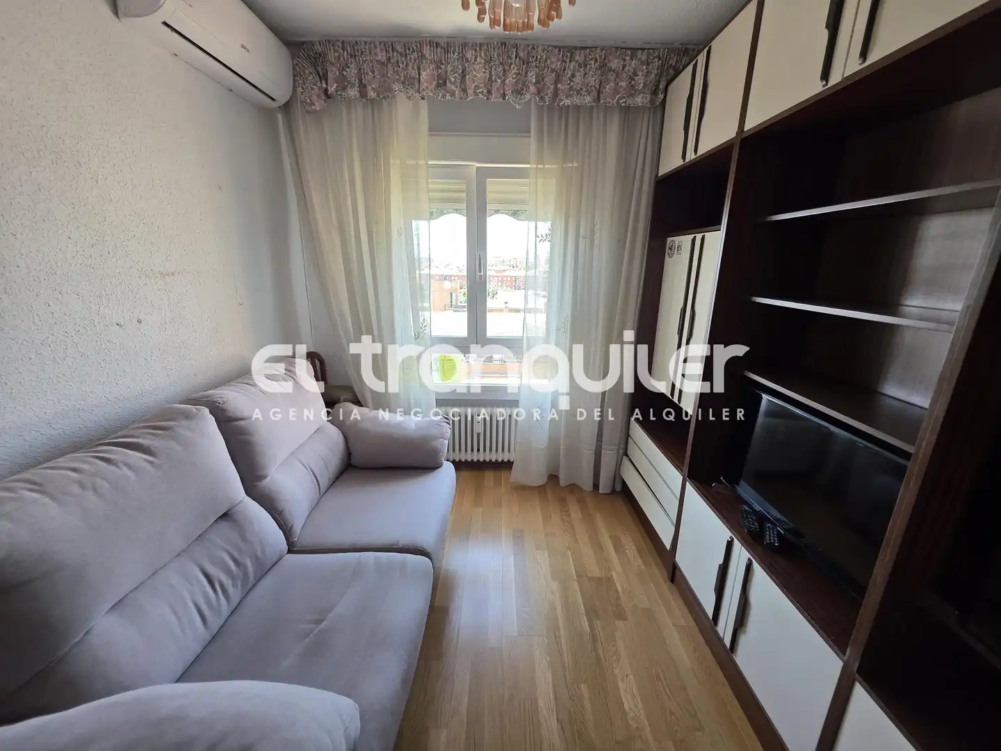 Bedroom of Flat for rent in Madrid  with Air Conditioner, Parquet flooring and Terrace