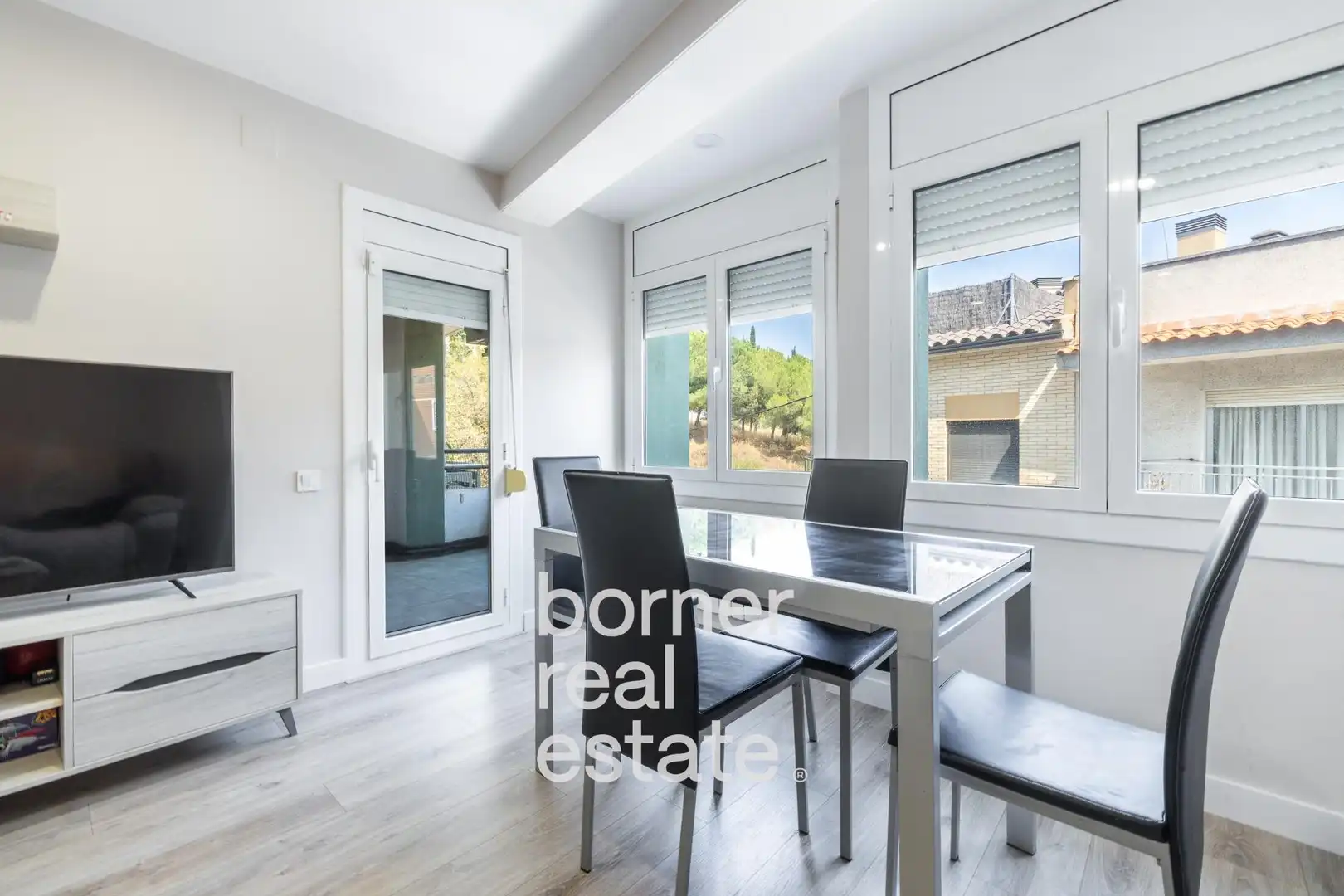 Außenansicht von Wohnung zum Verkauf in Rubí mit Heizung, Parkett und Balkon