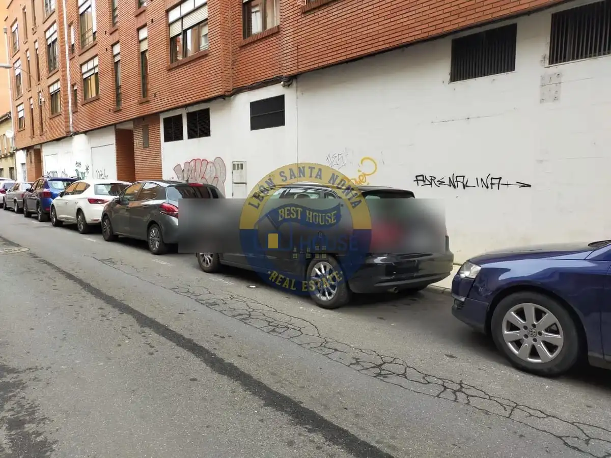 Business premises for sale in Trobajo del Camino, imagen 32