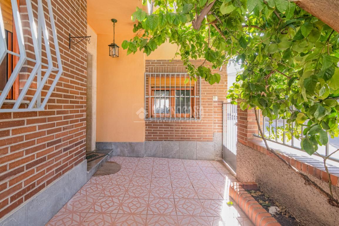 Vista exterior de Casa o chalet en venta en Armilla con Aire acondicionado y Balcón