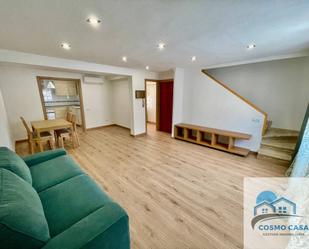 Sala d'estar de Casa adosada en venda en Cambrils amb Aire condicionat, Calefacció i Parquet