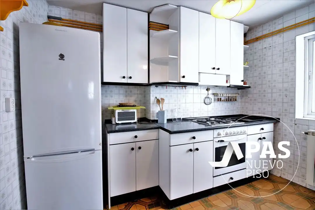 Küche von Wohnung zum Verkauf in Santander mit Heizung und Balkon