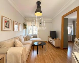 Sala d'estar de Pis en venda en Salamanca Capital amb Calefacció, Parquet i Traster