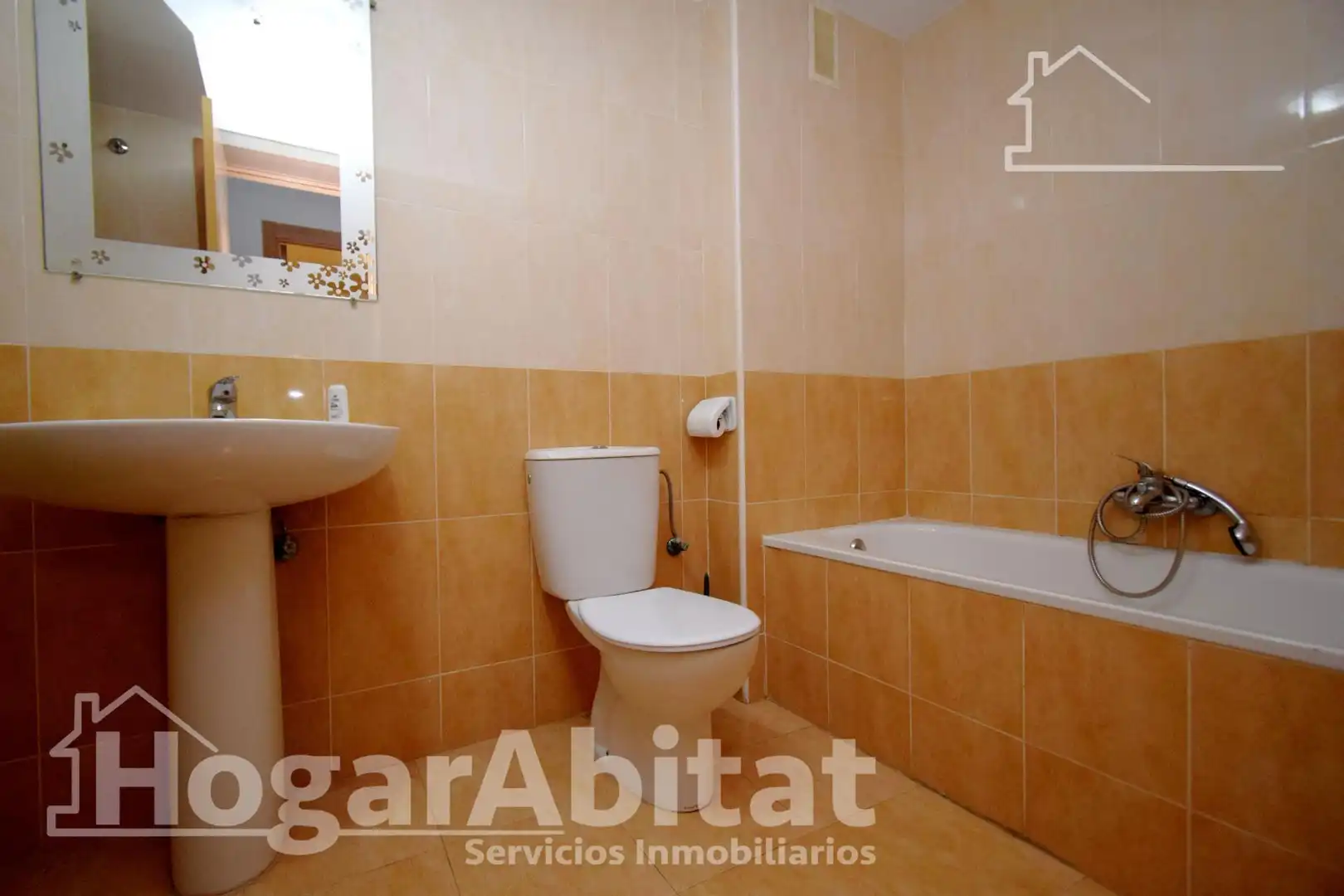 Bany de Pis en venda en Paterna amb Aire condicionat, Terrassa i Traster