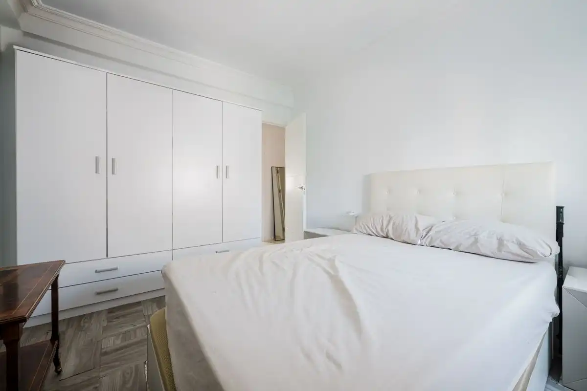 Habitación de Piso en venta en Sevilla con Aire acondicionado y Calefacción