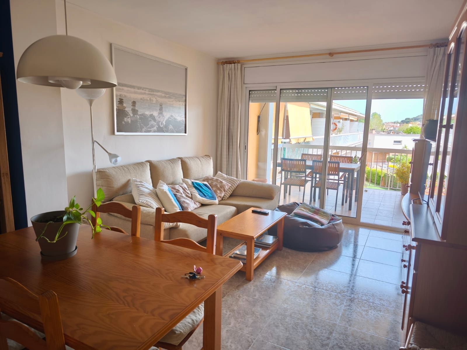 Sala d'estar de Apartament de lloguer en Palamós amb Terrassa, Moblat i Piscina comunitària