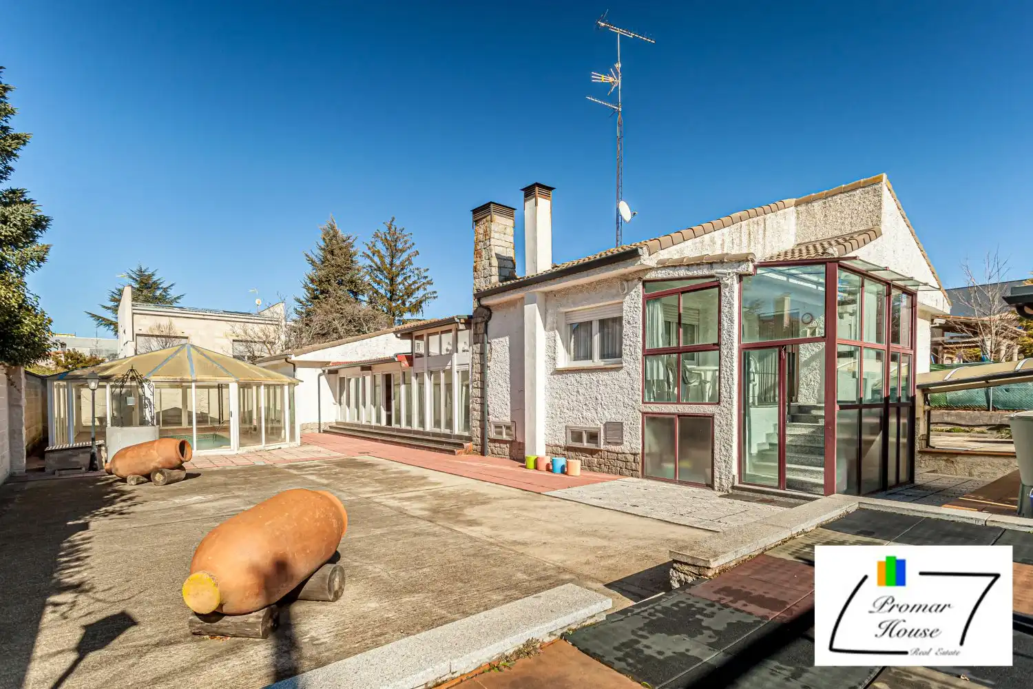 Vista exterior de Casa o chalet en venta en Ávila con Calefacción, Jardín privado y Terraza