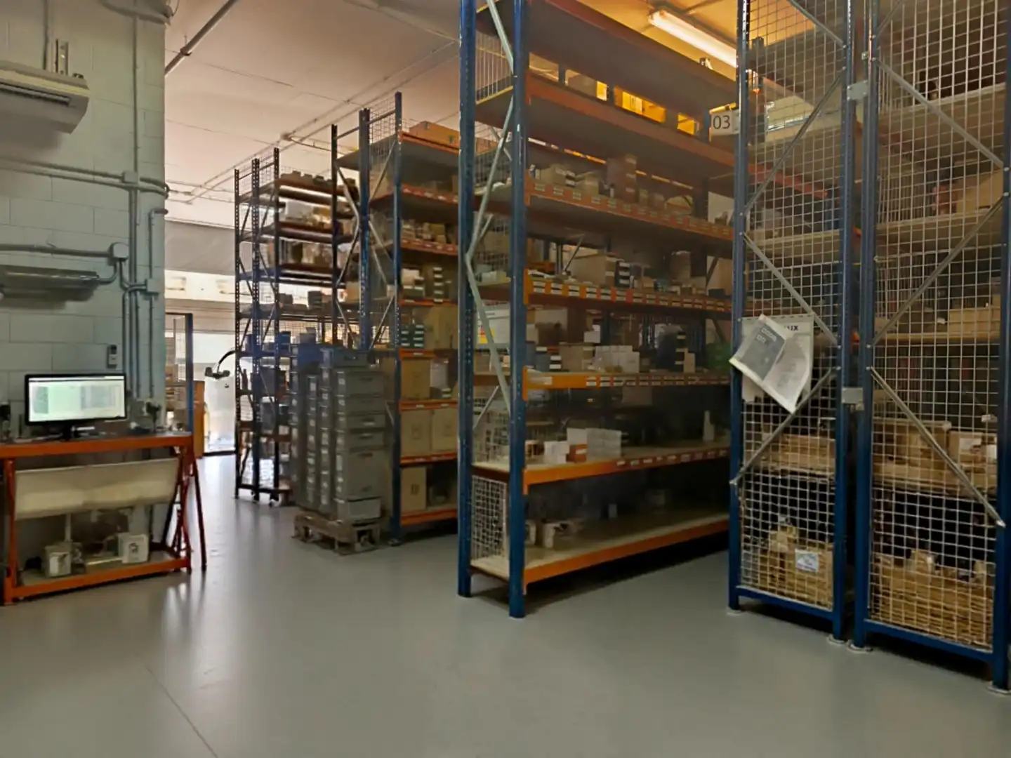 Nau industrial en venda en Badalona