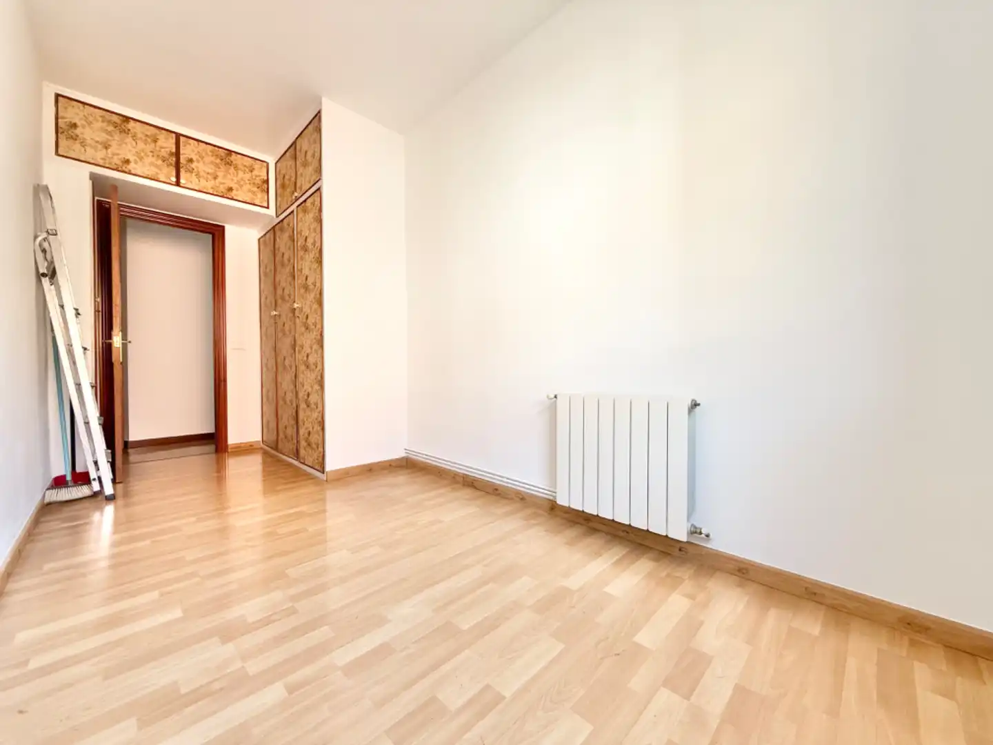 Bedroom of Flat for sale in Sant Just Desvern  with Air Conditioner, Heating and Parquet flooring