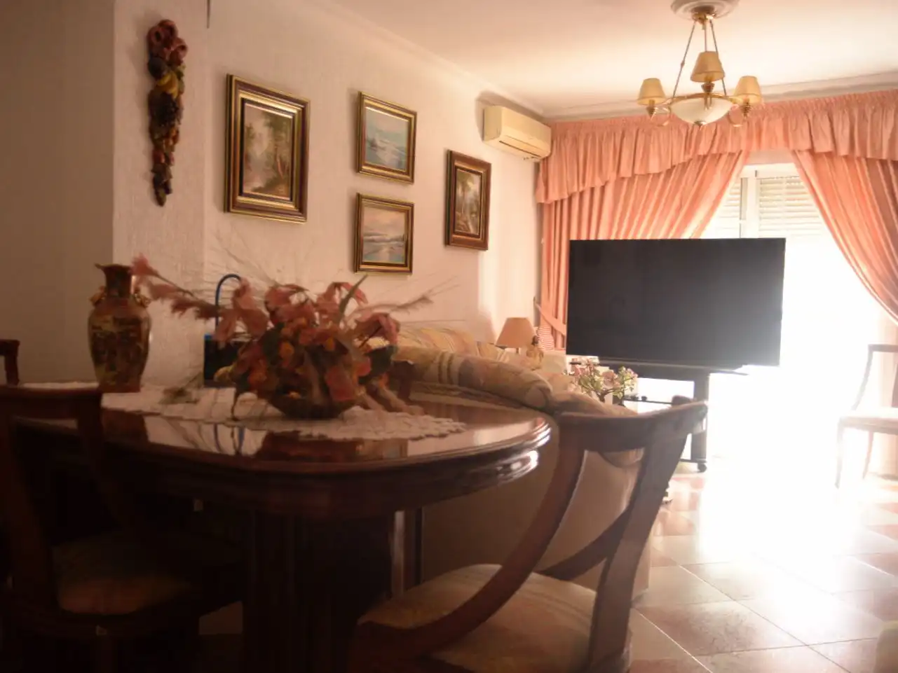 Wohnzimmer von Wohnung zur Miete in  Huelva Capital mit Klimaanlage und Balkon