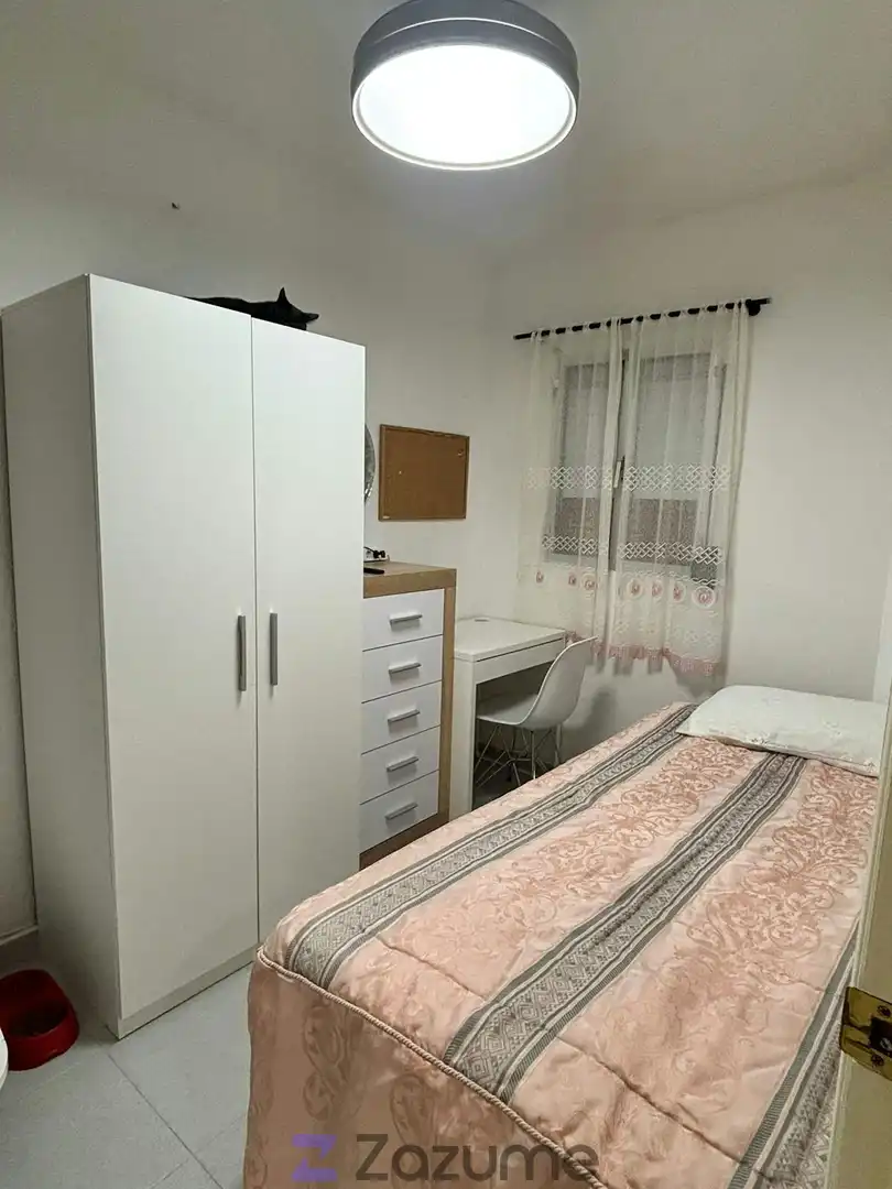 Habitación de Piso de alquiler en Madrid con Aire acondicionado, Calefacción y Amueblado