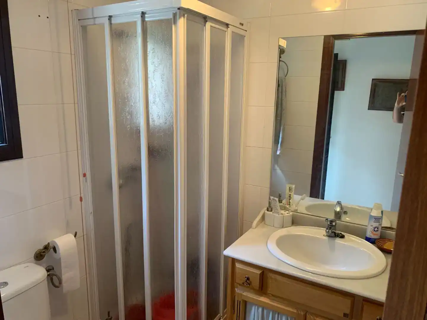 Bathroom of Flat for sale in Alpens  with Air Conditioner and Balcony
