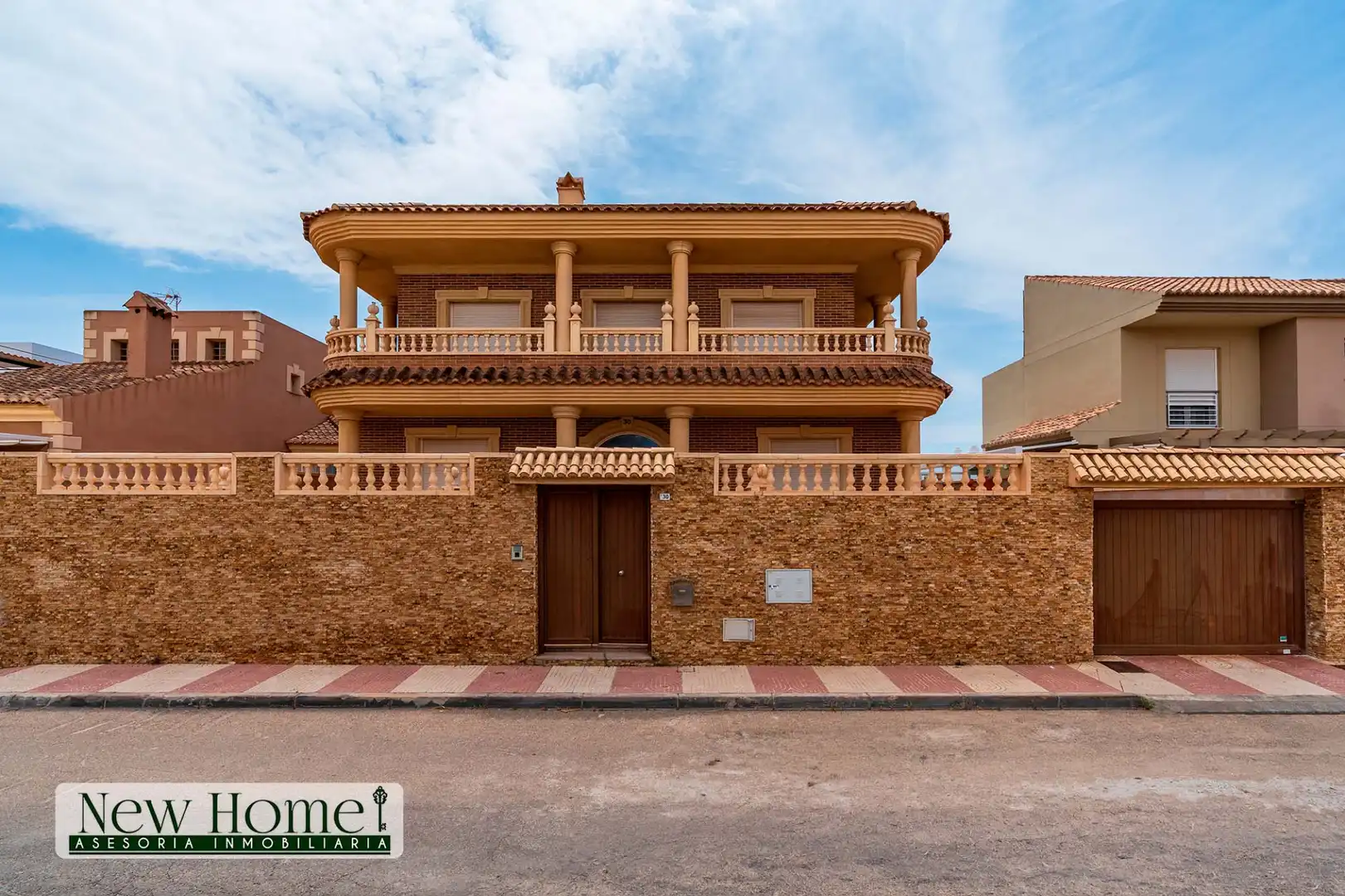 Vista exterior de Casa o chalet en venta en Roquetas de Mar con Aire acondicionado, Terraza y Amueblado