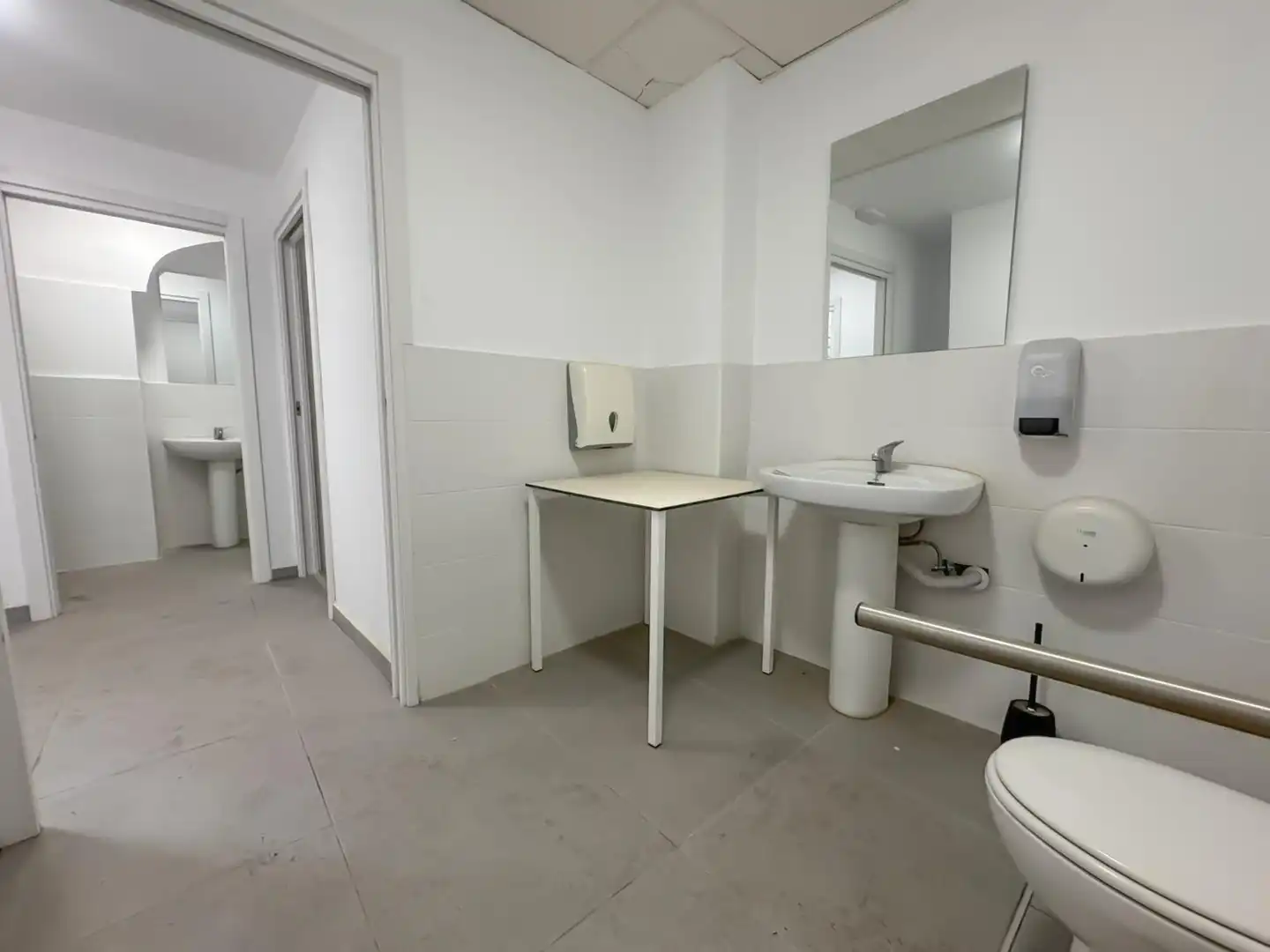 Bathroom of Commercial properties for rent in Dénia