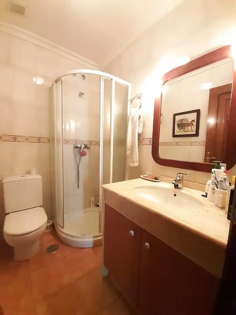 Baño de Piso en venta en Vigo  con Calefacción, Parquet y Trastero