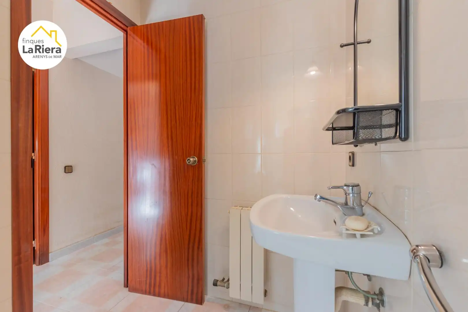 Bany de Casa o xalet en venda en Arenys de Munt amb Calefacció, Jardí privat i Piscina
