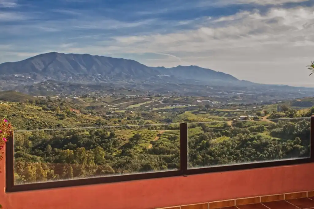 Bajo con piscina en venta en La Mairena, imagen 2
