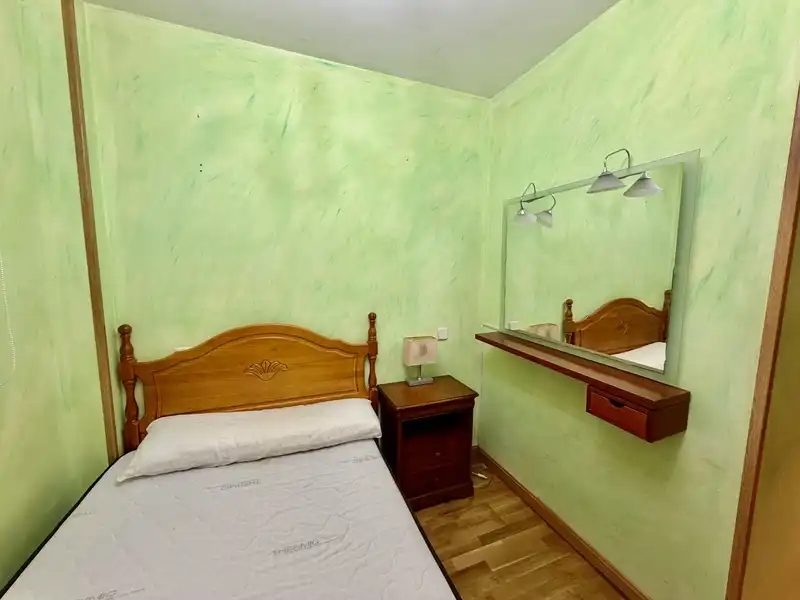 Bedroom of Flat for sale in Madrid  with Air Conditioner and Heating