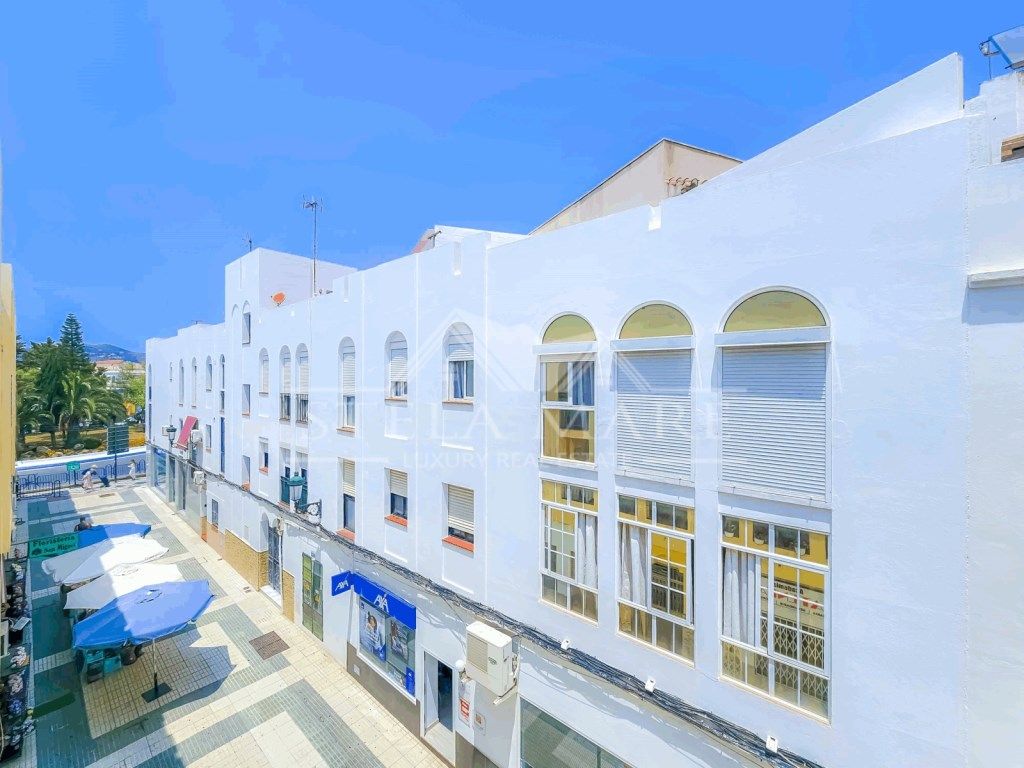 Vista exterior de Apartament en venda en Nerja amb Terrassa, Moblat i Rentadora