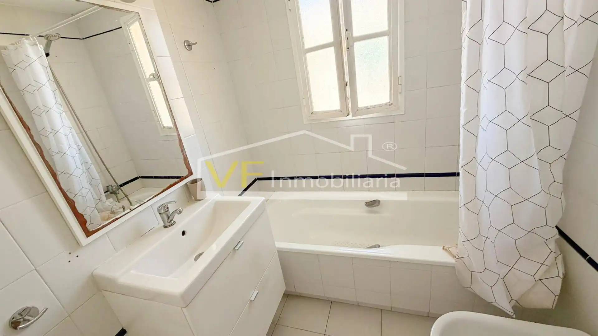 Bany de Pis en venda en Málaga amb Aire condicionat, Calefacció i Balcó