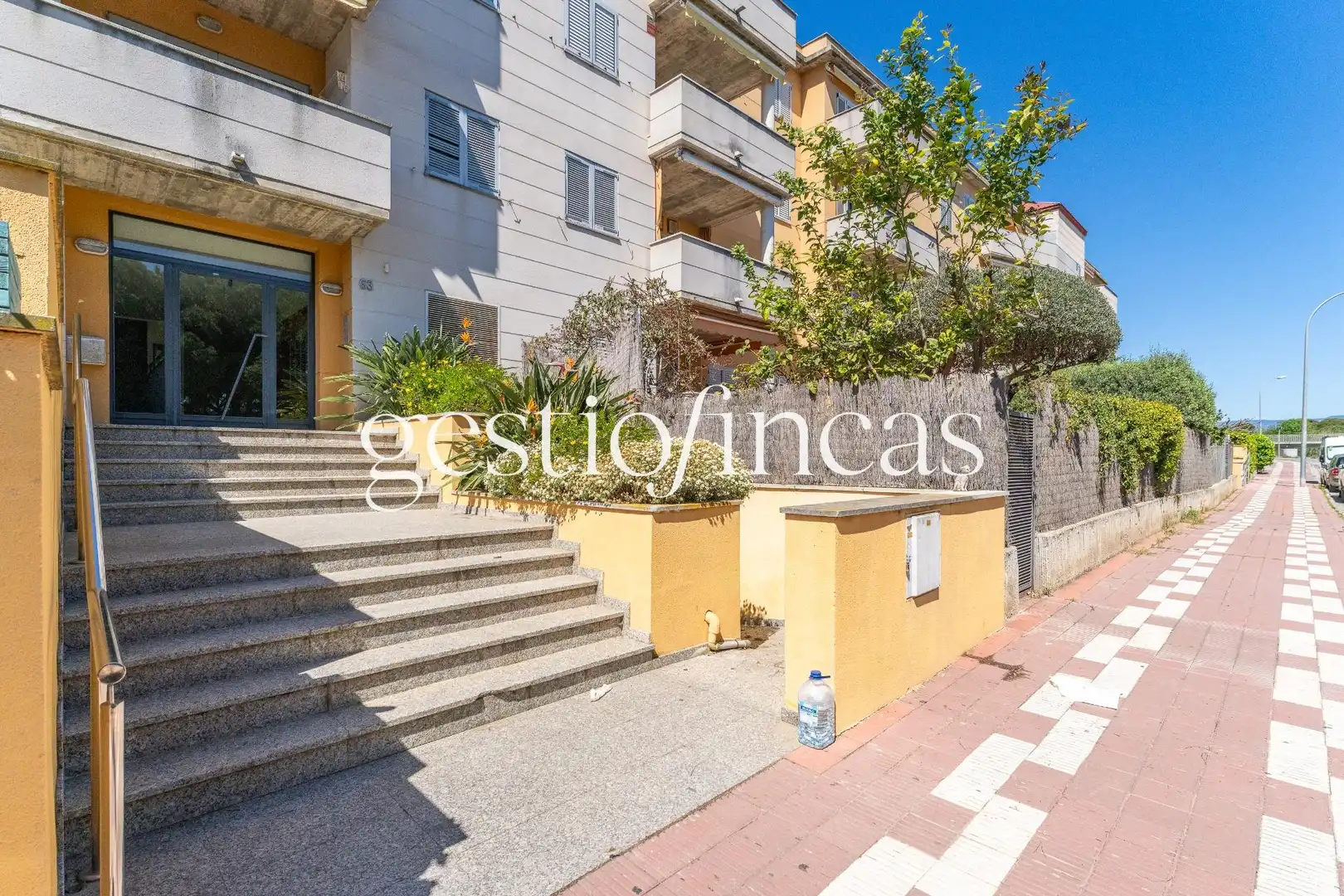 Außenansicht von Wohnungen zum Verkauf in Cambrils mit Klimaanlage, Heizung und Terrasse